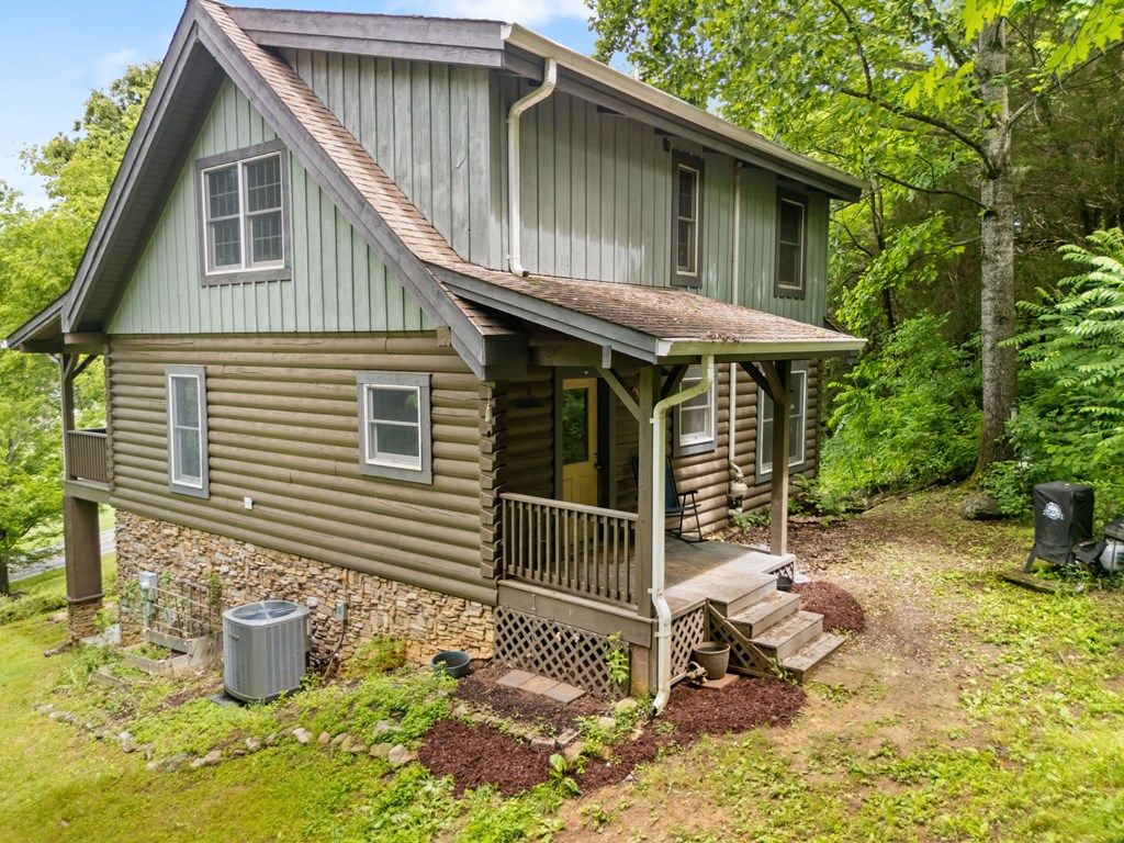 Photo of 21179 Green Springs Rd, Abingdon, VA 24211 (MLS # 110319)