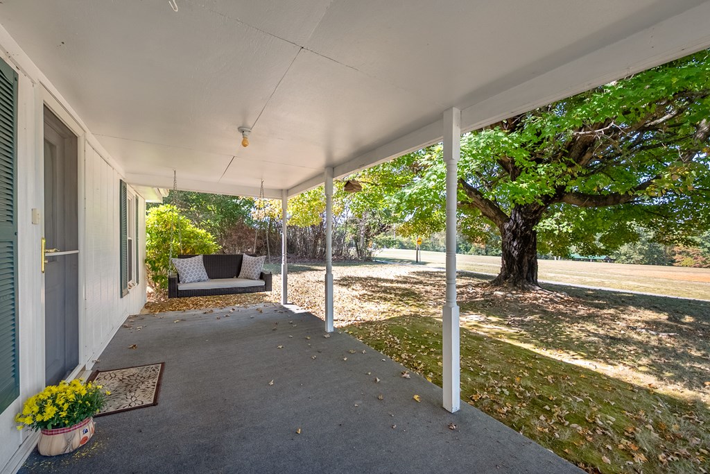 Hiwassee, Virginia 24347, United States, 2 Bedrooms Bedrooms, ,1 BathroomBathrooms,Residential,Active,214231