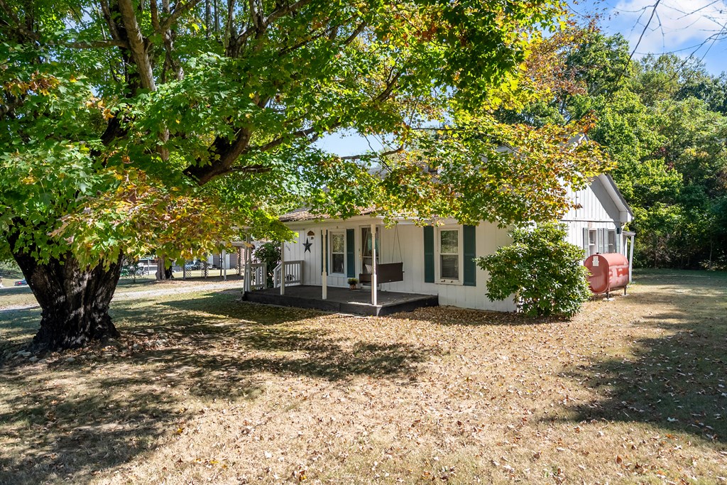 Hiwassee, Virginia 24347, United States, 2 Bedrooms Bedrooms, ,1 BathroomBathrooms,Residential,Active,214231