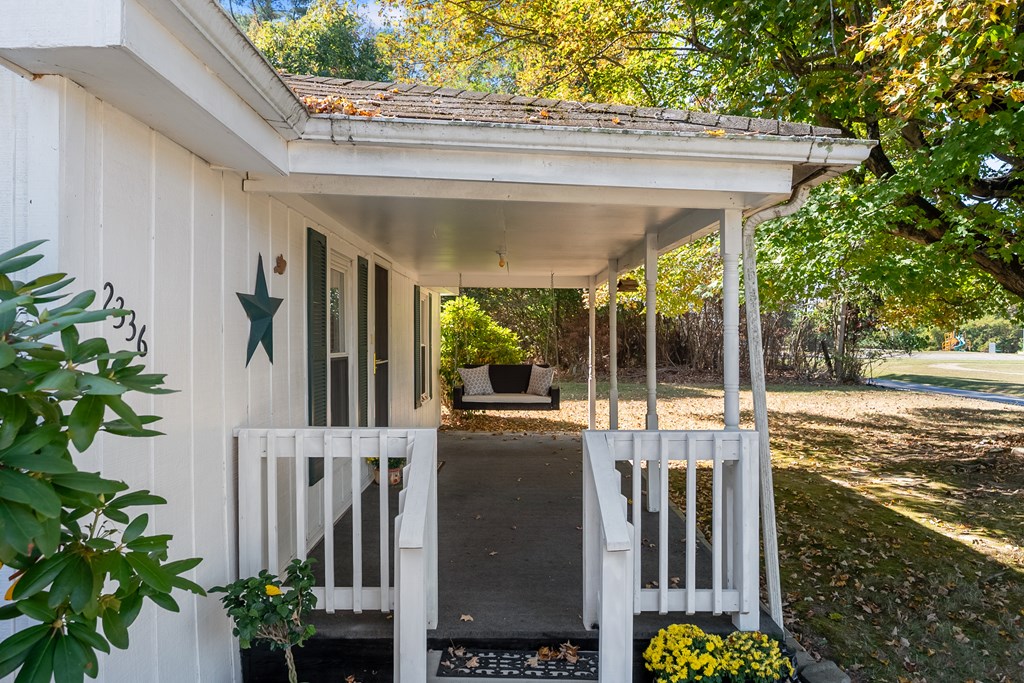 Hiwassee, Virginia 24347, United States, 2 Bedrooms Bedrooms, ,1 BathroomBathrooms,Residential,Active,214231