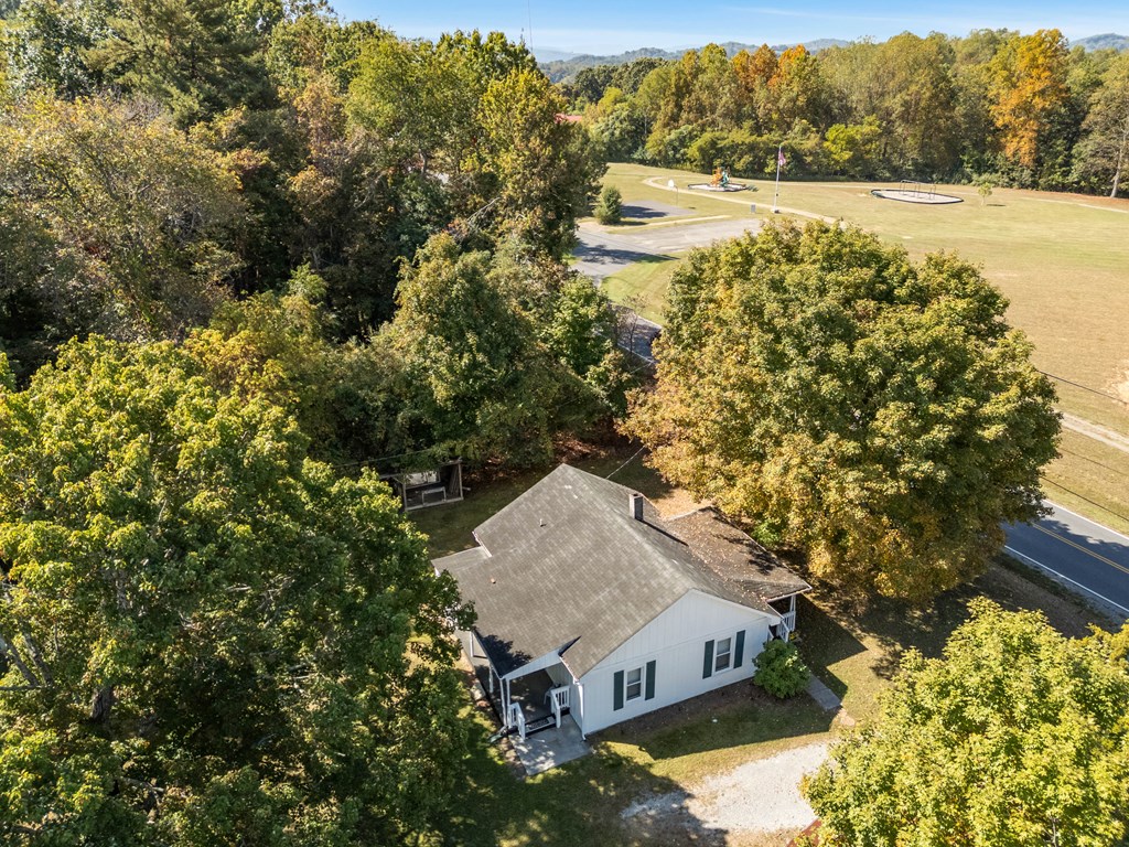 Hiwassee, Virginia 24347, United States, 2 Bedrooms Bedrooms, ,1 BathroomBathrooms,Residential,Active,214231