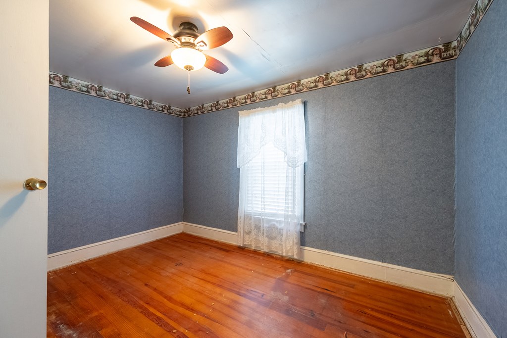 Hiwassee, Virginia 24347, United States, 2 Bedrooms Bedrooms, ,1 BathroomBathrooms,Residential,Active,214231