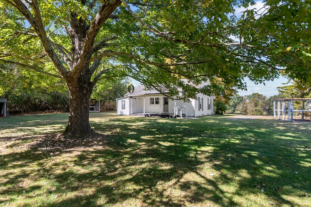 Hiwassee, Virginia 24347, United States, 2 Bedrooms Bedrooms, ,1 BathroomBathrooms,Residential,Active,214231