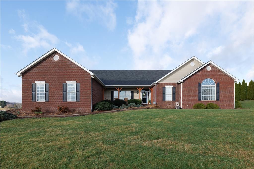 Photo of 19014 Musick Dr, Bristol, VA 24202 (MLS # 109244)