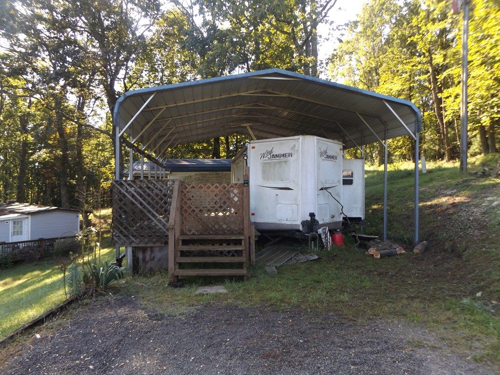Photo of 4 Starview Ln #6, Galax, VA 24333 (MLS # 103317)