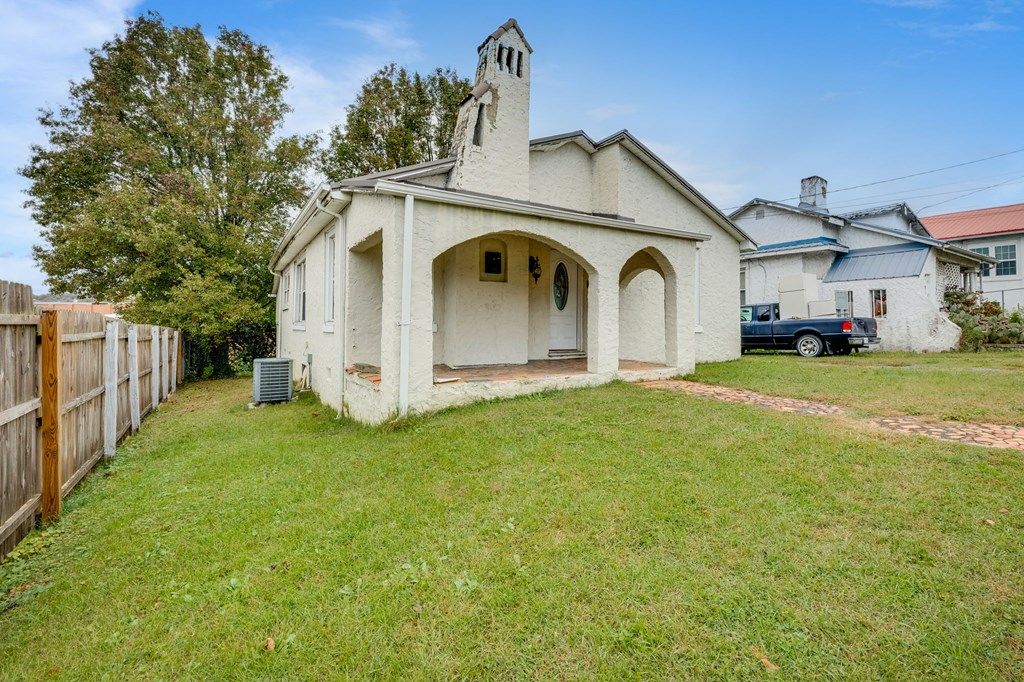 Photo of 146 Westin Drive, Bristol, VA 24201 (MLS # 103973)