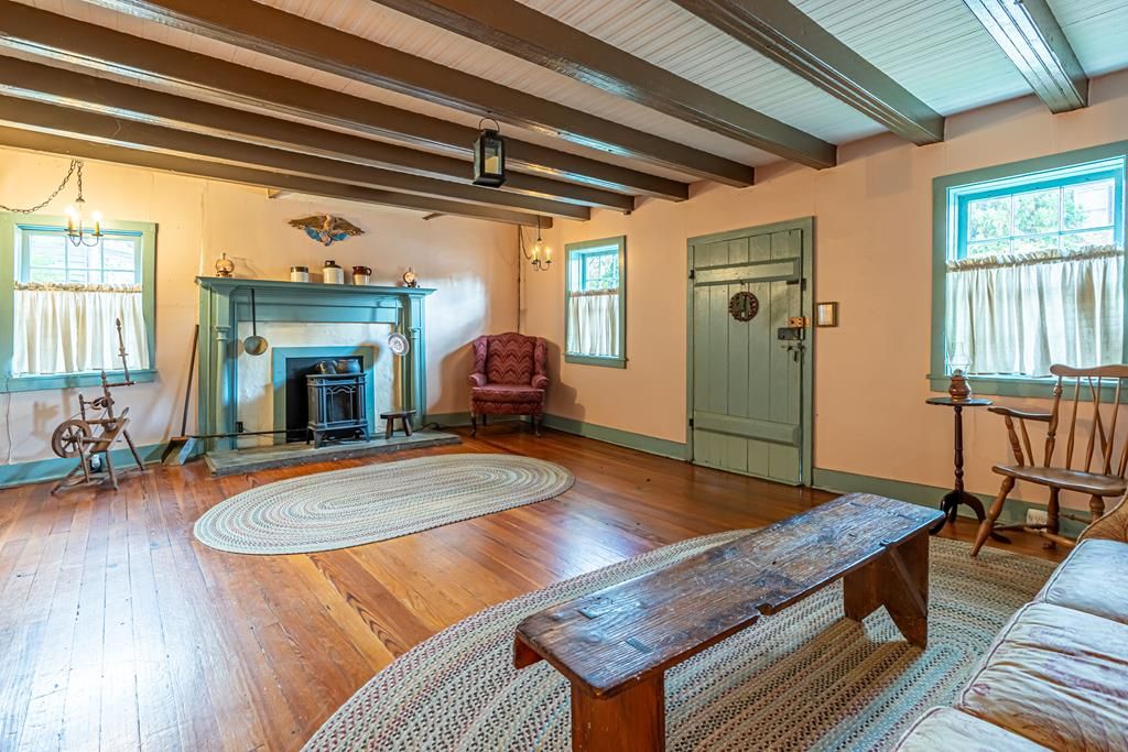 Photo of 303 E Main St, Abingdon, VA 24210 (MLS # 103561)