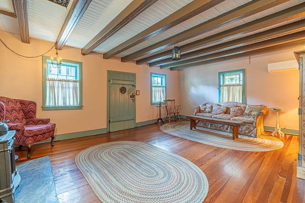 Photo of 303 E Main St, Abingdon, VA 24210 (MLS # 103561)