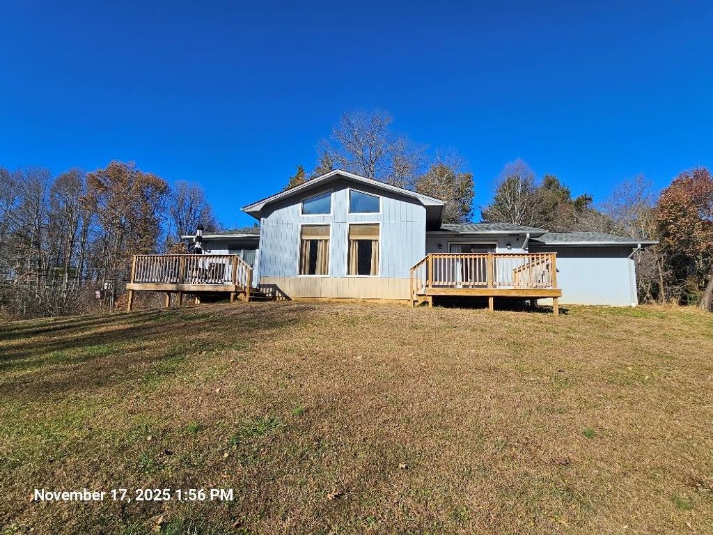 Photo of 253 Goodpasture Hollow Rd, Marion, VA 24354 (MLS # 104242)