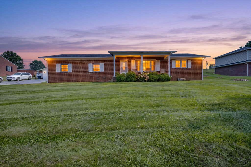 Photo of 699 W Main Street, Lebanon, VA 24266 (MLS # 111547)