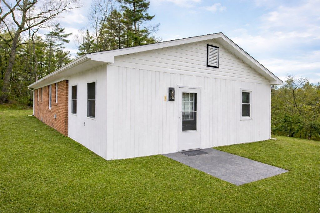 Photo of 16 Gladeview Dr, Fries, VA 24330 (MLS # 109624)