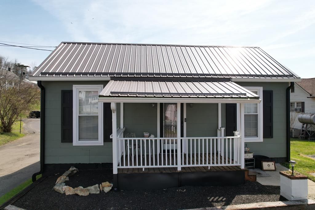 Photo of 103 Vine Street, Fries, VA 24330 (MLS # 109400)