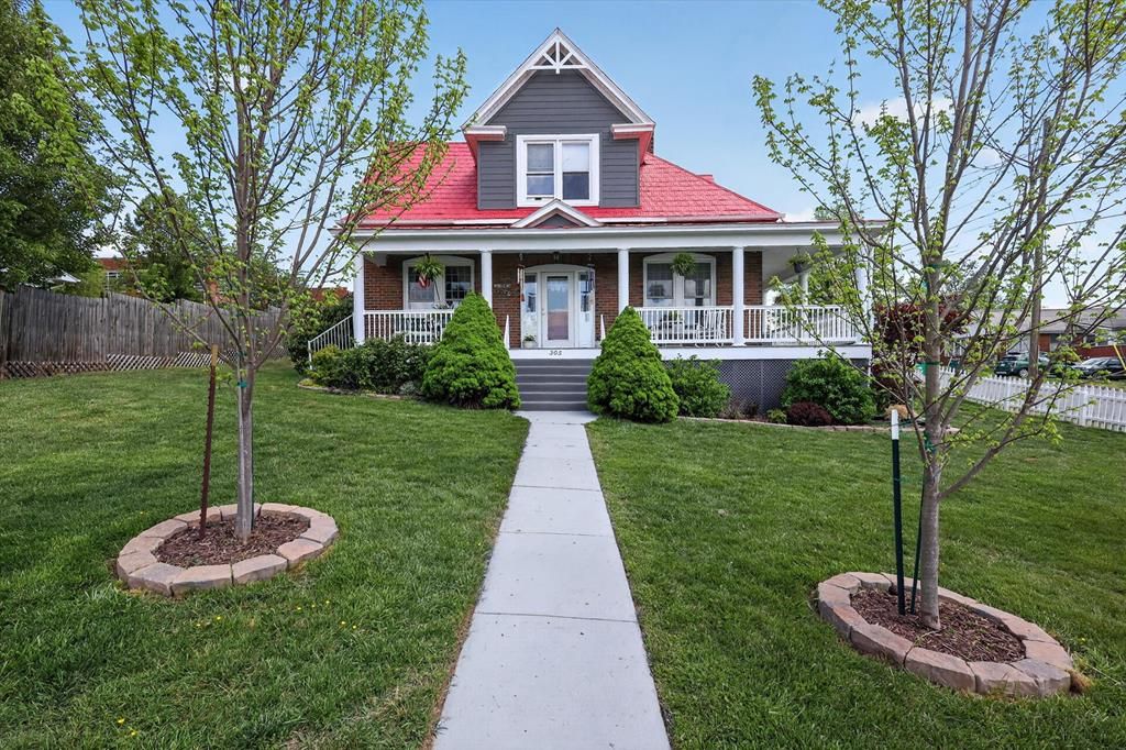 Photo of 305 Texas Avenue, Bristol, VA 24201 (MLS # 109677)