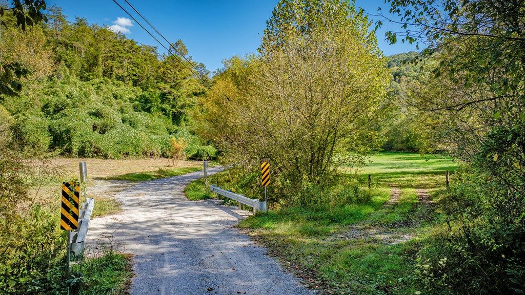 Photo of 413 Willow Branch Road #NA, Bristol, VA 24201 (MLS # 103708)