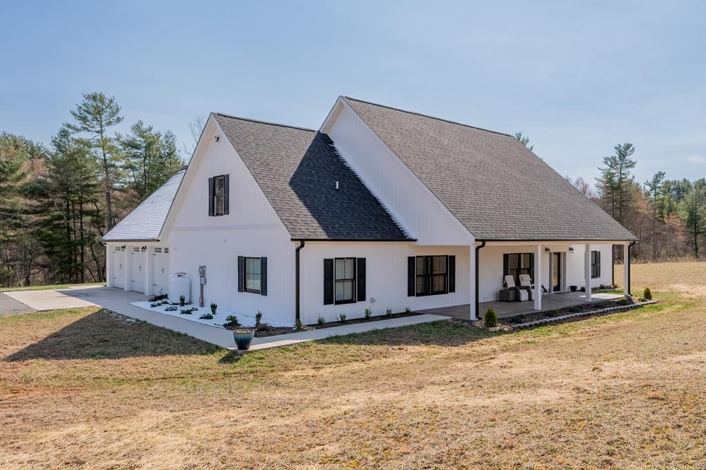 Photo of 4080 Glendale Rd, Galax, VA 24333 (MLS # 109207)