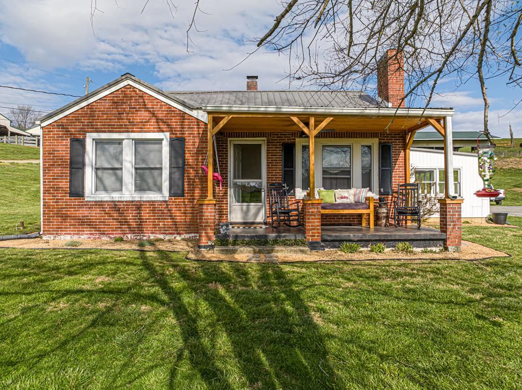 Photo of 465 Carlock Creek Rd, Chilhowie, VA 24319 (MLS # 109438)