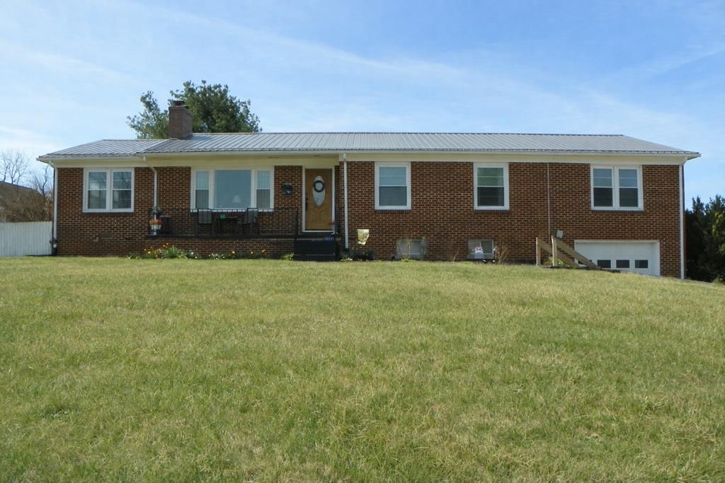 Photo of 3022 Skyline Hwy, Galax, VA 24333 (MLS # 109649)