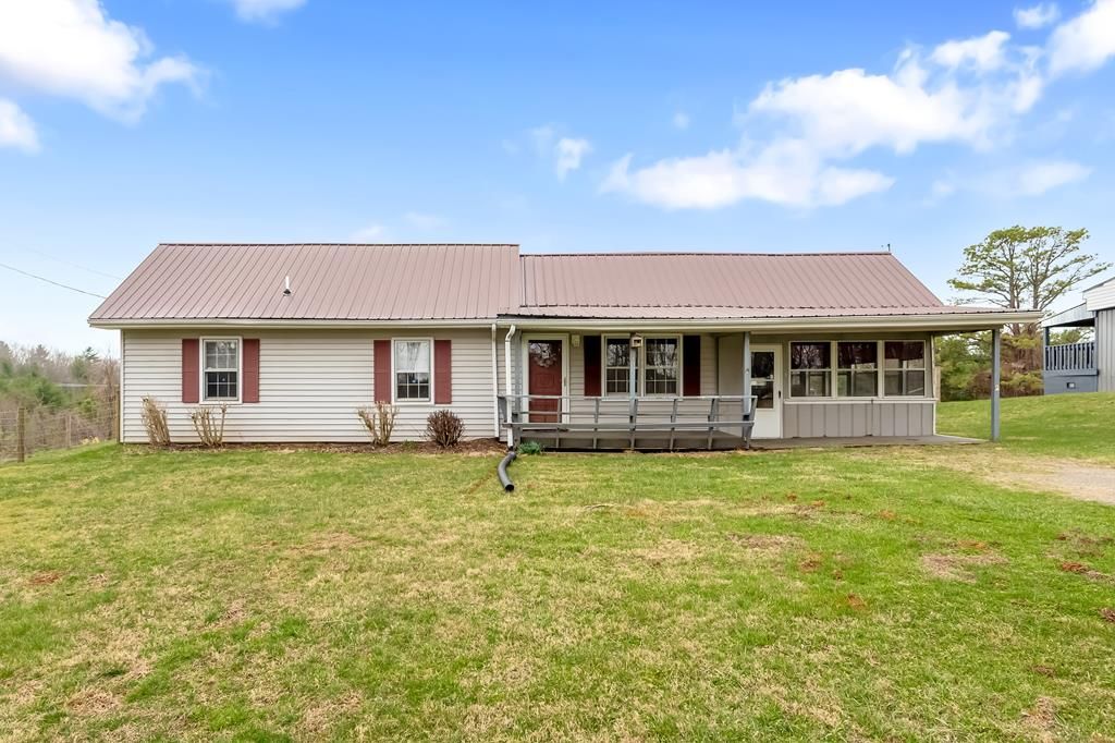 Photo of 701 Lincoln Rd, Galax, VA 24333 (MLS # 109294)