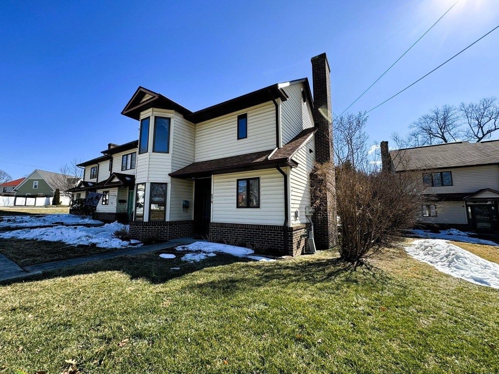 Photo of 275 E Washington Street, Wytheville, VA 24382 (MLS # 105832)