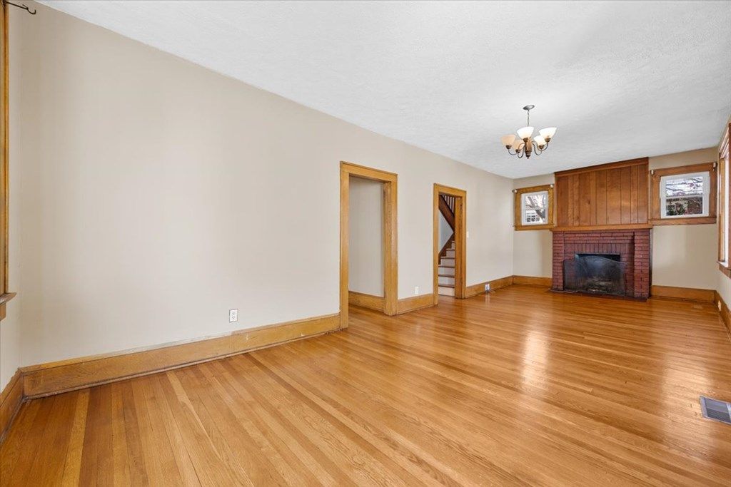 Photo of 1028 Piedmont Ave, Bristol, VA 24201 (MLS # 104049)