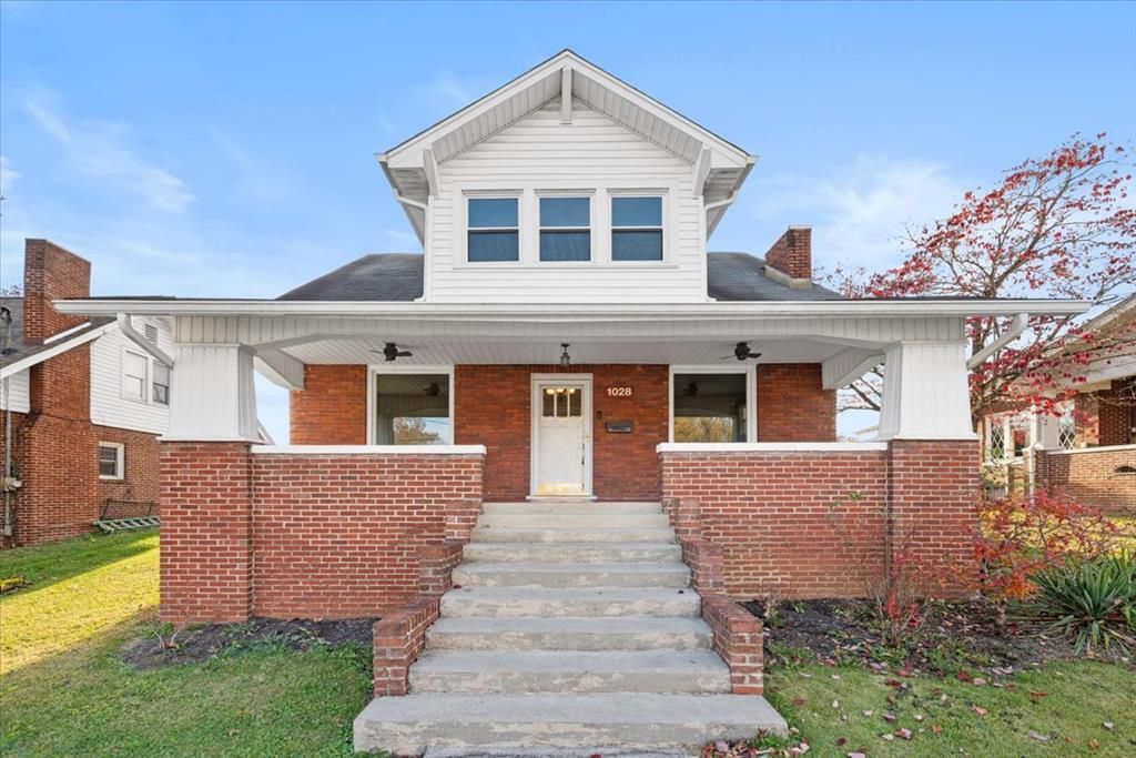 Photo of 1028 Piedmont Ave, Bristol, VA 24201 (MLS # 104049)