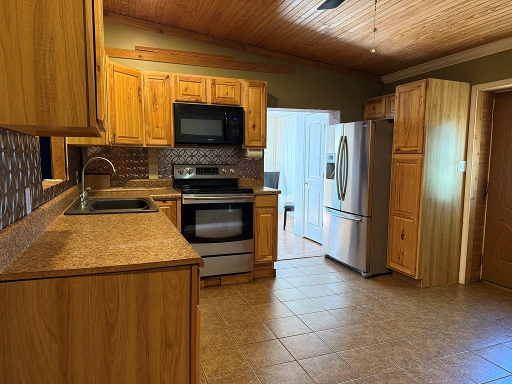 Photo of 408 Jameson Street SW St, Abingdon, VA 24210 (MLS # 103717)