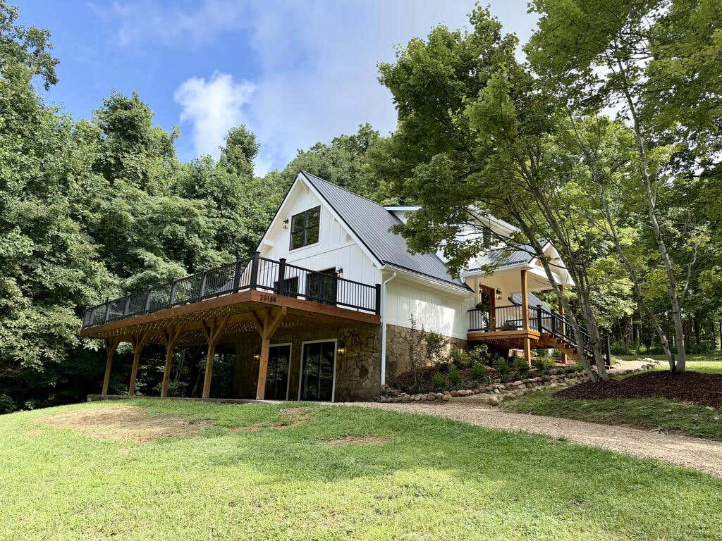 Photo of 23134 Young Drive, Bristol, VA 24202 (MLS # 111549)