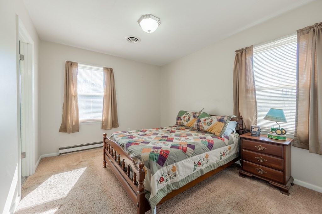 Wytheville, Virginia 24382, United States, 3 Bedrooms Bedrooms, ,2 BathroomsBathrooms,Residential,Active,245036