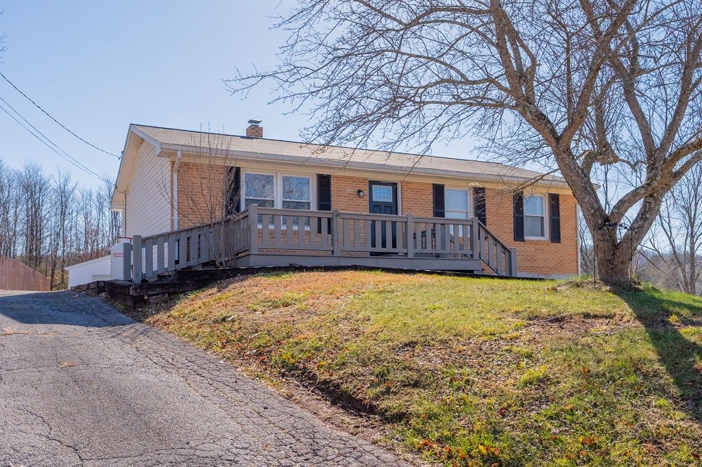 Photo of 143 Wilkins Ln, Wytheville, VA 24382 (MLS # 104143)