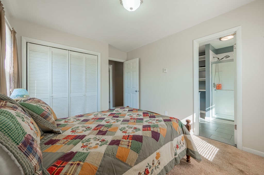 Wytheville, Virginia 24382, United States, 3 Bedrooms Bedrooms, ,2 BathroomsBathrooms,Residential,Active,245036