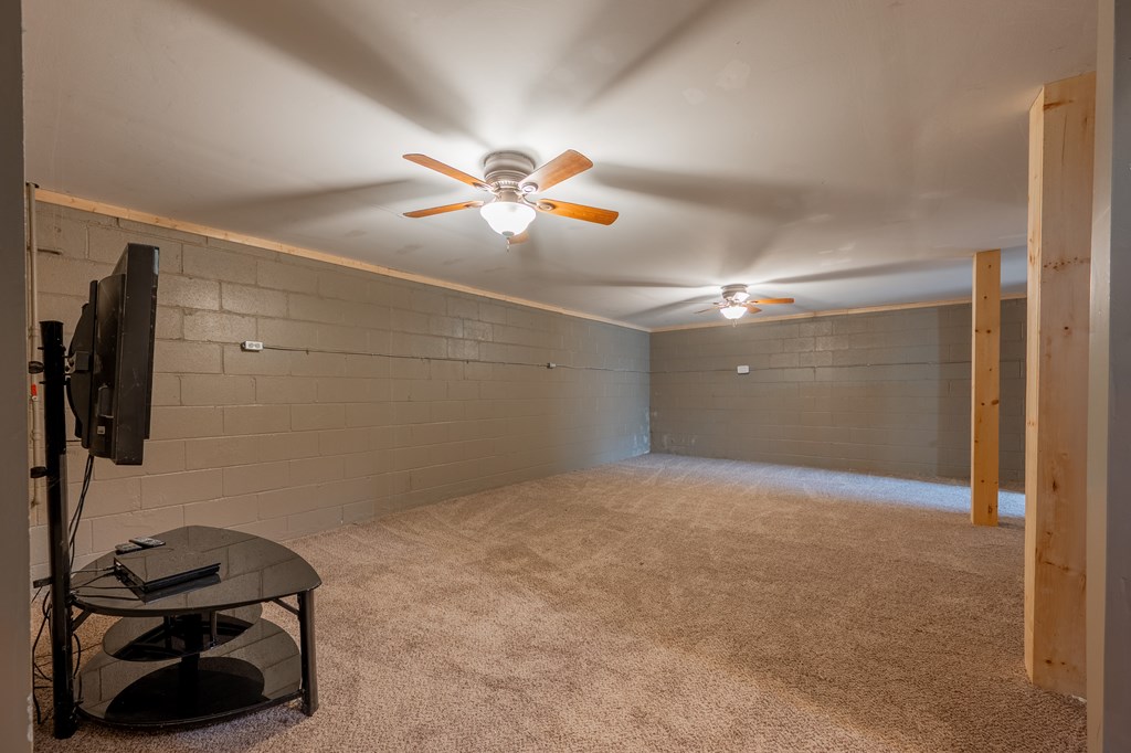 Wytheville, Virginia 24382, United States, 3 Bedrooms Bedrooms, ,2 BathroomsBathrooms,Residential,Active,245036