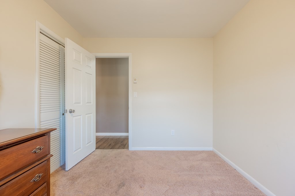 Wytheville, Virginia 24382, United States, 3 Bedrooms Bedrooms, ,2 BathroomsBathrooms,Residential,Active,245036