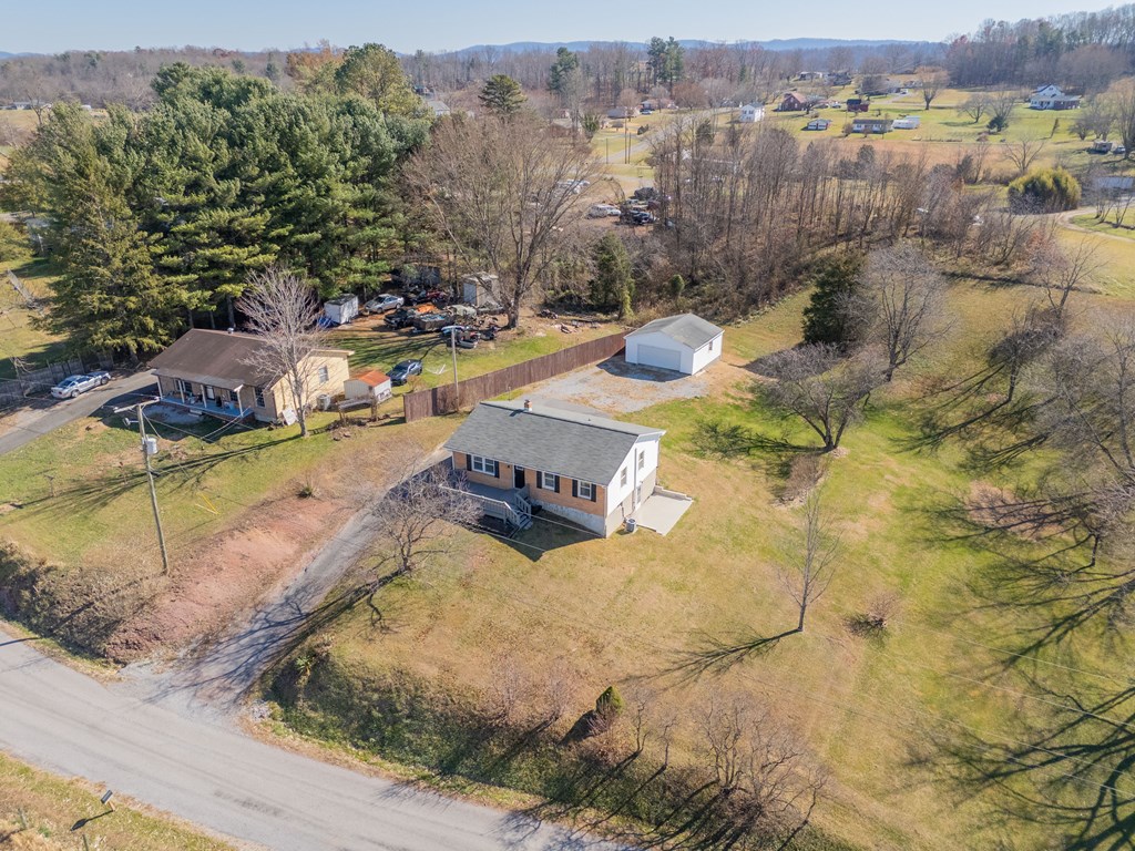 Wytheville, Virginia 24382, United States, 3 Bedrooms Bedrooms, ,2 BathroomsBathrooms,Residential,Active,245036