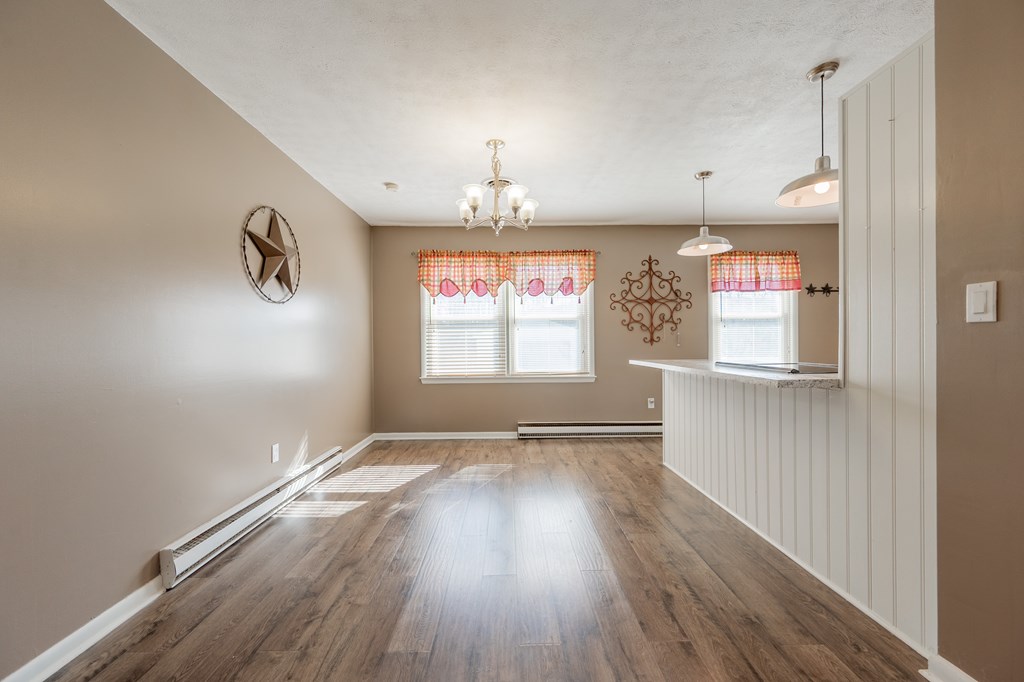 Wytheville, Virginia 24382, United States, 3 Bedrooms Bedrooms, ,2 BathroomsBathrooms,Residential,Active,245036