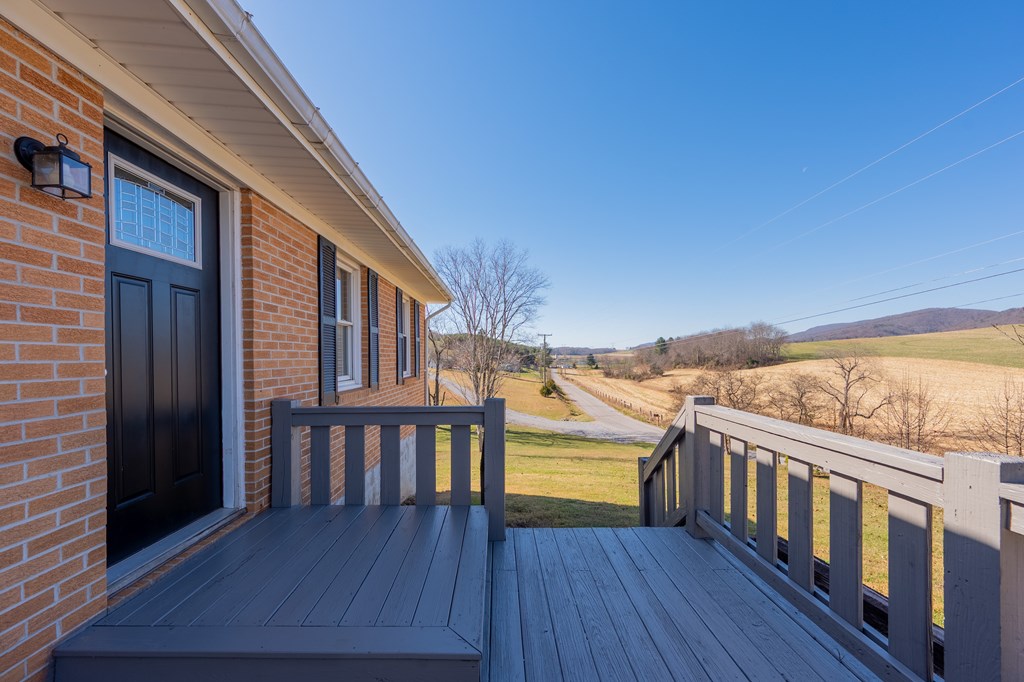 Wytheville, Virginia 24382, United States, 3 Bedrooms Bedrooms, ,2 BathroomsBathrooms,Residential,Active,245036