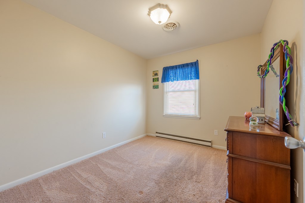 Wytheville, Virginia 24382, United States, 3 Bedrooms Bedrooms, ,2 BathroomsBathrooms,Residential,Active,245036