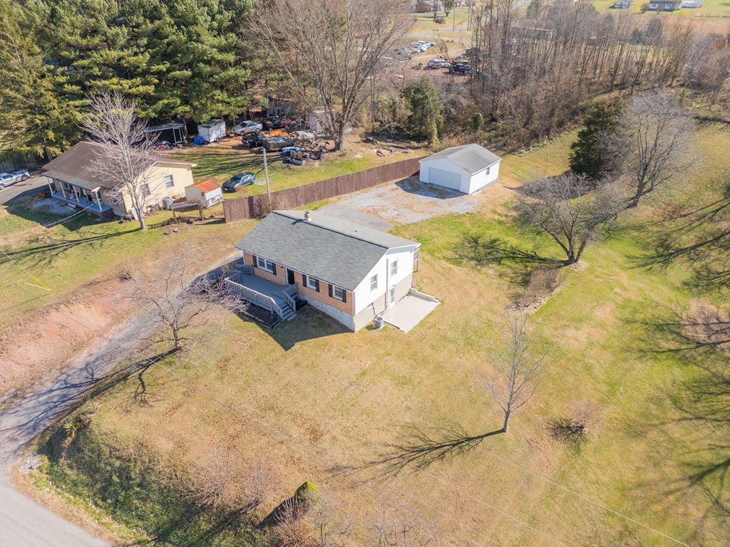 Wytheville, Virginia 24382, United States, 3 Bedrooms Bedrooms, ,2 BathroomsBathrooms,Residential,Active,245036