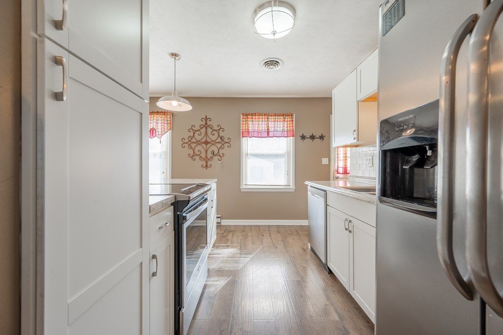 Wytheville, Virginia 24382, United States, 3 Bedrooms Bedrooms, ,2 BathroomsBathrooms,Residential,Active,245036