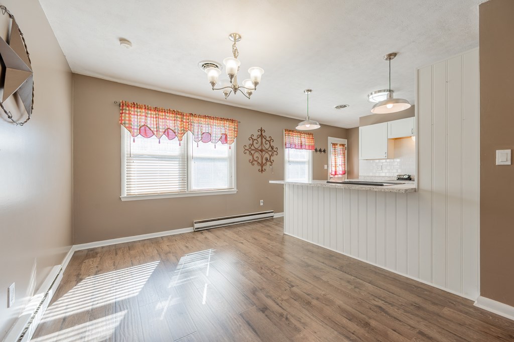 Wytheville, Virginia 24382, United States, 3 Bedrooms Bedrooms, ,2 BathroomsBathrooms,Residential,Active,245036