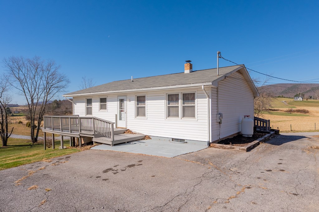 Wytheville, Virginia 24382, United States, 3 Bedrooms Bedrooms, ,2 BathroomsBathrooms,Residential,Active,245036