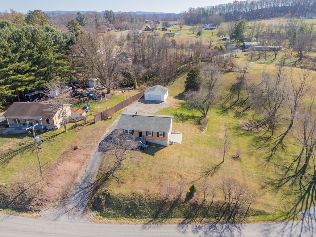 Wytheville, Virginia 24382, United States, 3 Bedrooms Bedrooms, ,2 BathroomsBathrooms,Residential,Active,245036