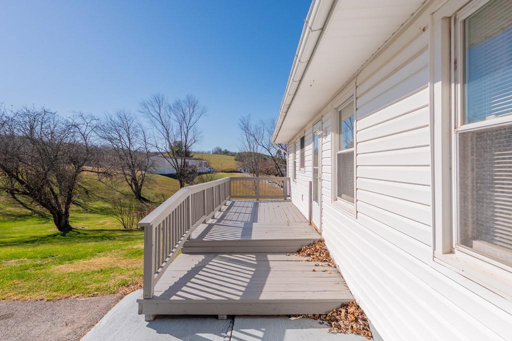 Wytheville, Virginia 24382, United States, 3 Bedrooms Bedrooms, ,2 BathroomsBathrooms,Residential,Active,245036