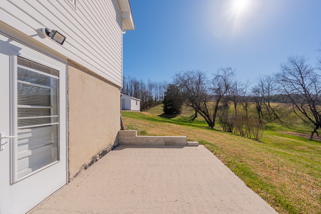 Wytheville, Virginia 24382, United States, 3 Bedrooms Bedrooms, ,2 BathroomsBathrooms,Residential,Active,245036