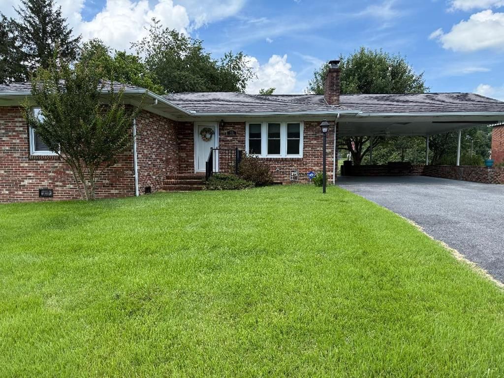 Photo of 211 Philpot Ave, Richlands, VA 24641 (MLS # 103647)