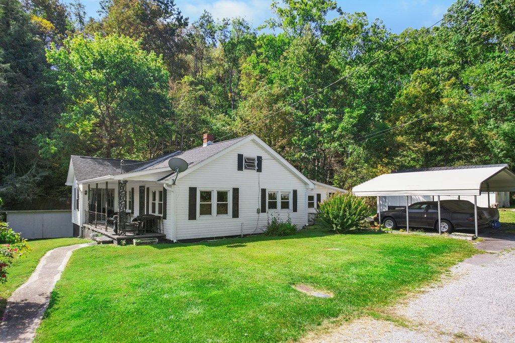 Photo of 9494 Porterfield Highway, Abingdon, VA 24210 (MLS # 103496)