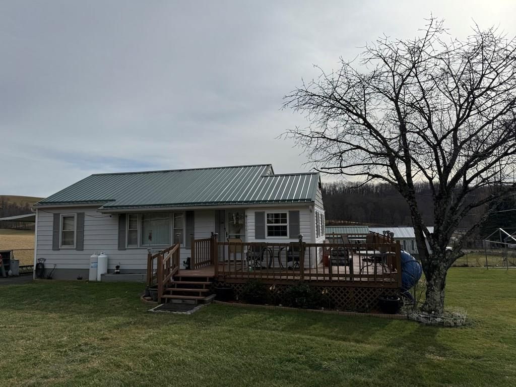 Photo of 3406 Baptist Valley Road, Cedar Bluff, VA 24609 (MLS # 105875)