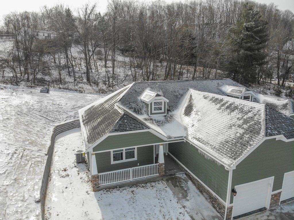 Photo of 18505 Keeneland Lane, Abingdon, VA 24211 (MLS # 105764)