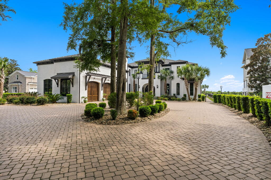 427 W Shoreline