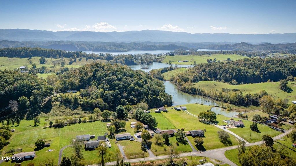 Photo of 18212 Cleveland Road, Abingdon, VA 24211 (MLS # 104443)