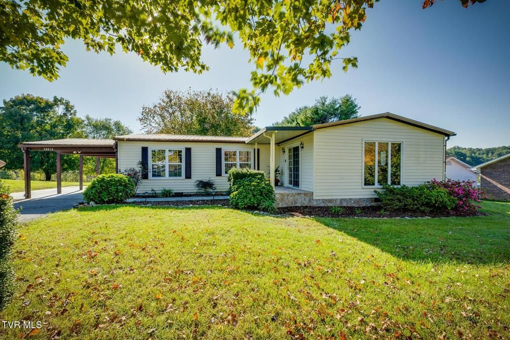 Photo of 18212 Cleveland Road, Abingdon, VA 24211 (MLS # 104443)